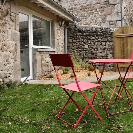 Superbe Appartement Avec Jacuzzi Et Jardin Prive Marlhes Exterior photo