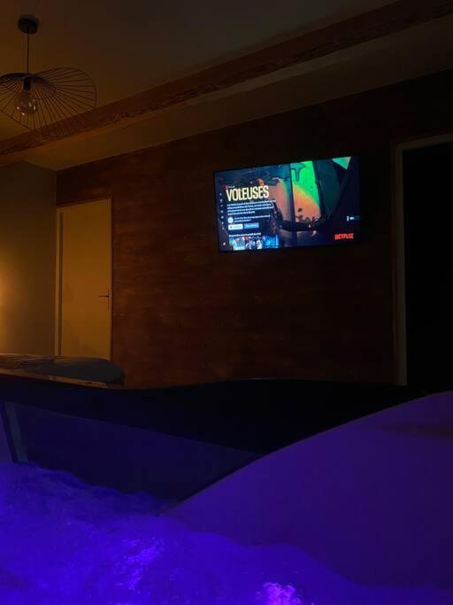Superbe Appartement Avec Jacuzzi Et Jardin Prive Marlhes Exterior photo