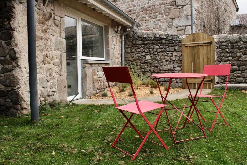 Superbe Appartement Avec Jacuzzi Et Jardin Prive Marlhes Exterior photo